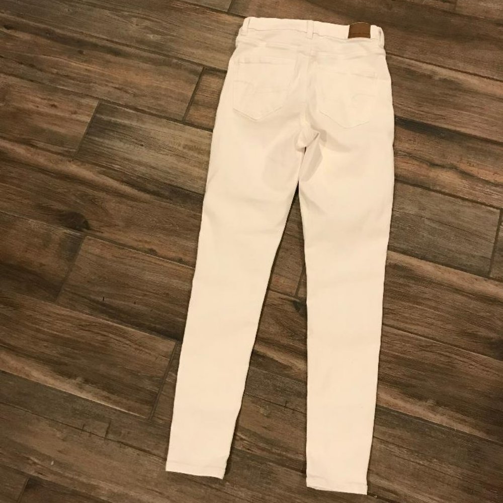 COPY - American Eagle white skinny jean *NWOT, never worn*